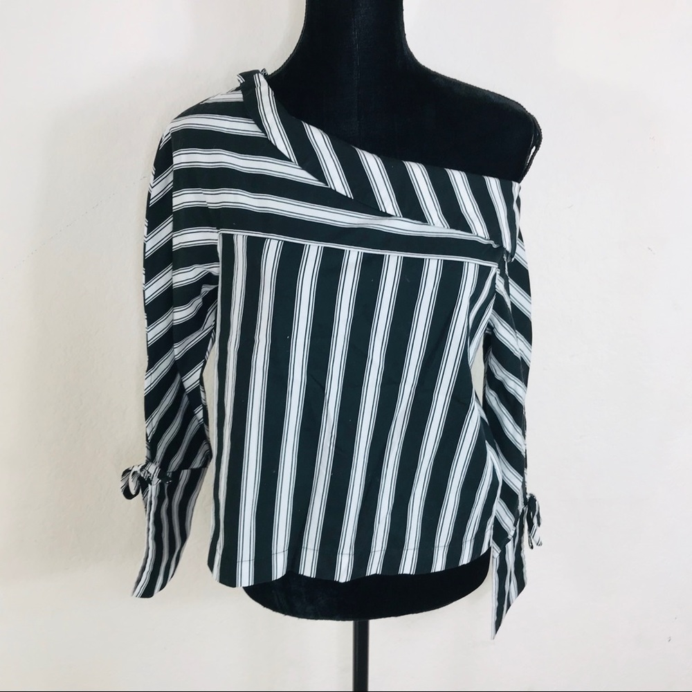Topshop Black White One Shoulder Top Size 2